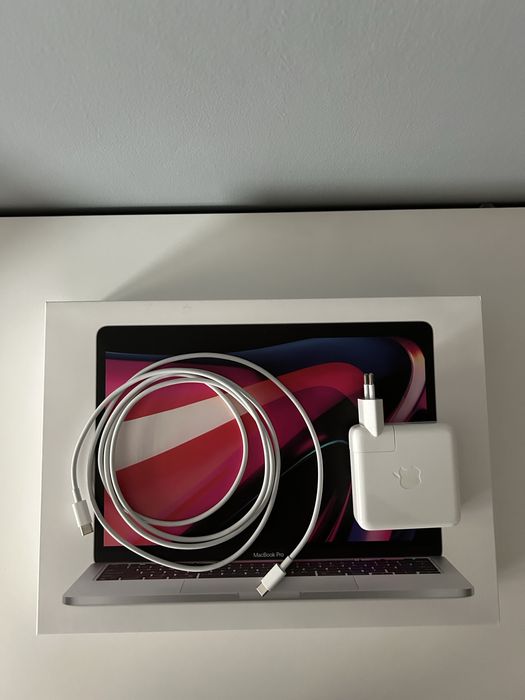 MacBook Pro 13 M2 8GB/256GB