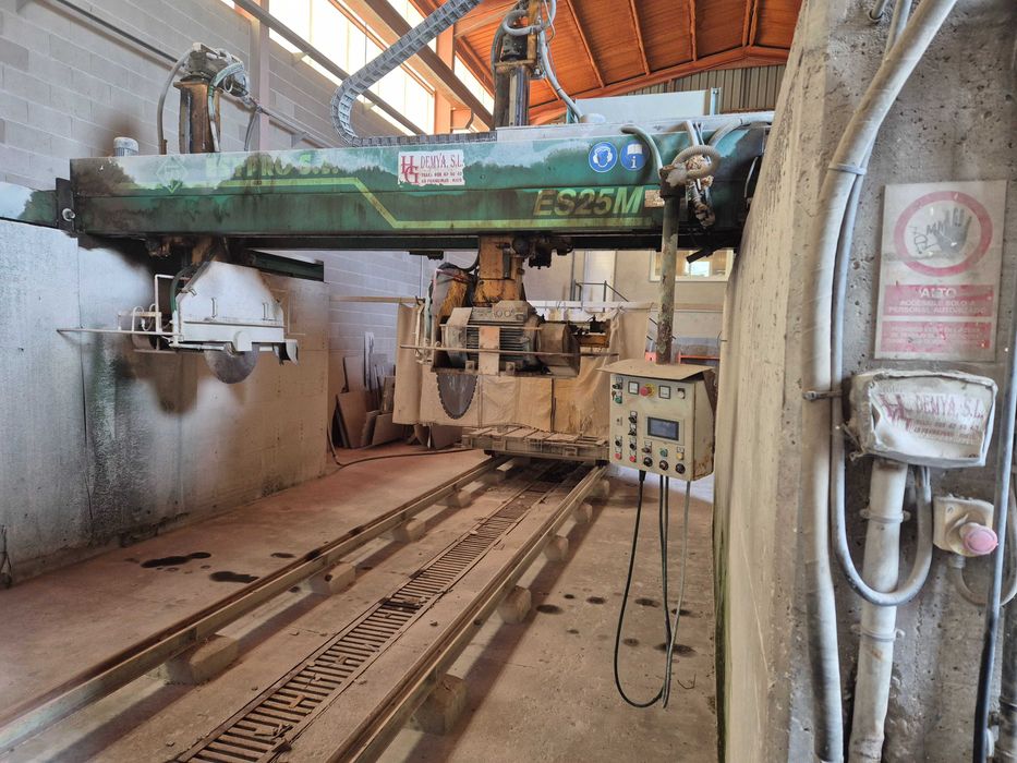 Maquinas de cortar pedra e granito