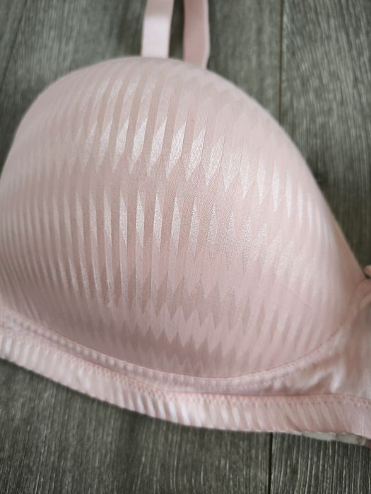 Бюстгальтер розовый 90е