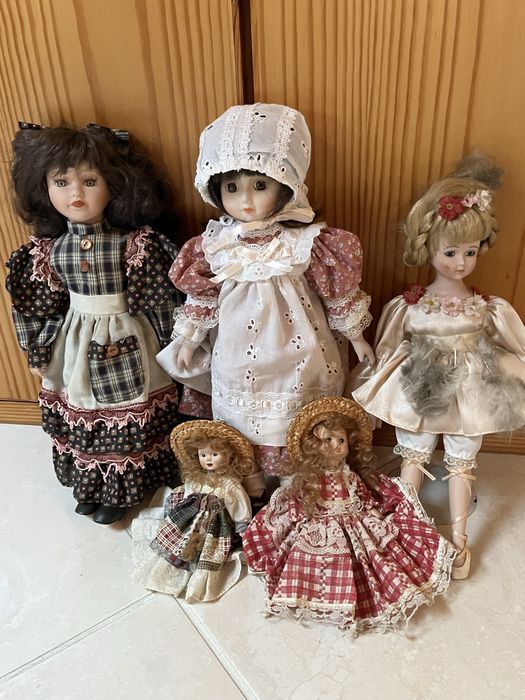 Bonecas de porcelana