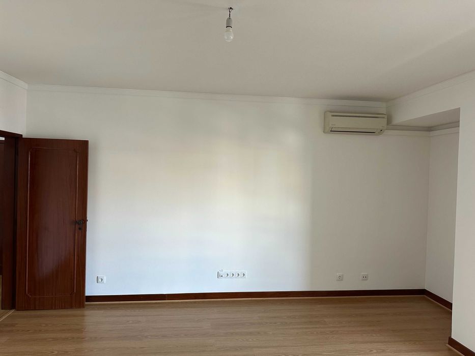 Apartamento T2 Avenida Nuno Alvares