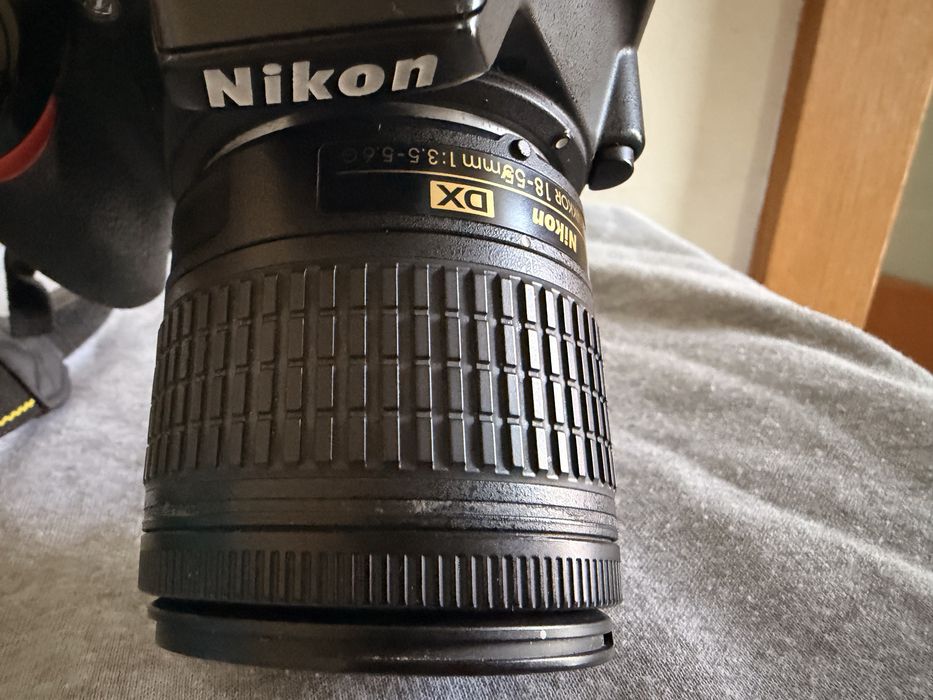 Nikon D3500 com 2 objectivas