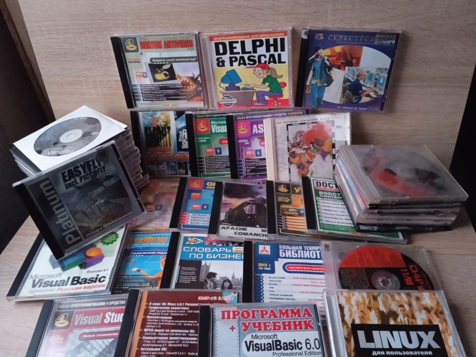 CD диски для компьютера,кейсы, подставки,програмы, Windows 98