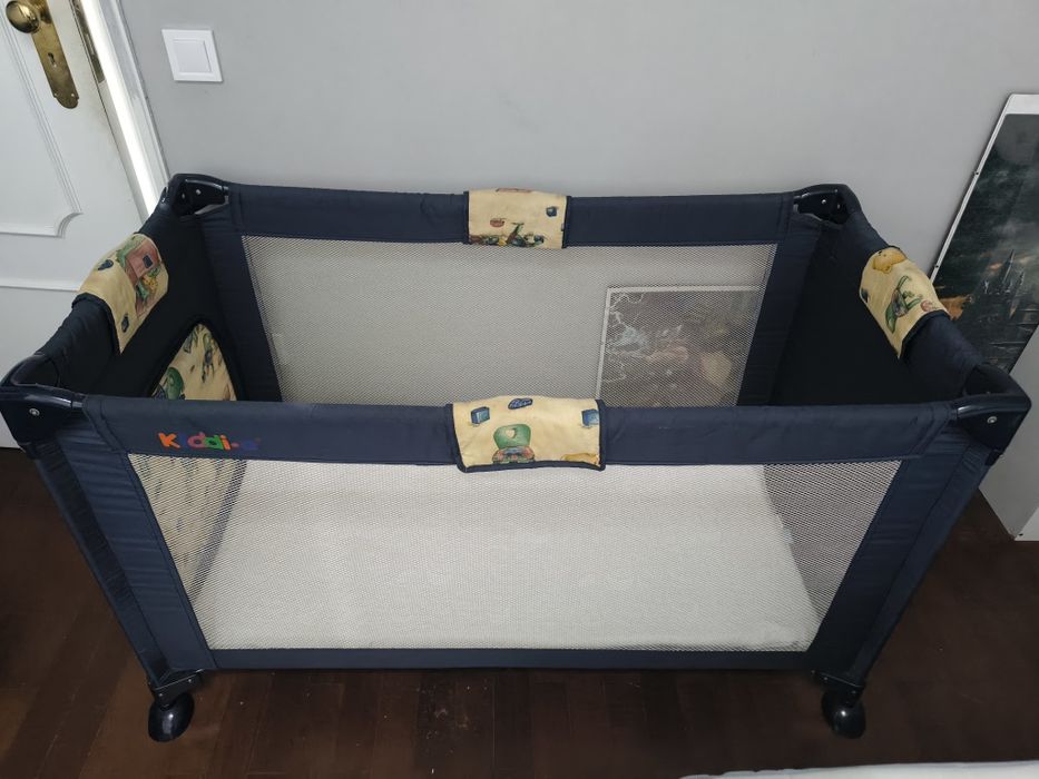 Cama de viagem  e playground