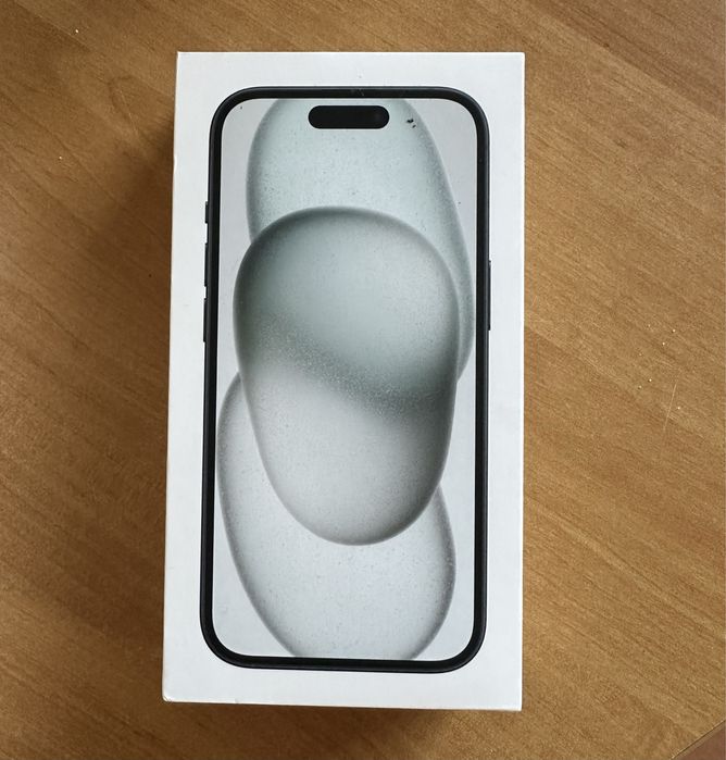 iPhone 15 (novo) c/ starter pack