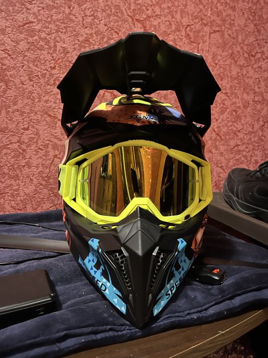 шлем стан:ідеальний