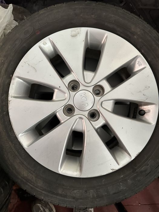 Диск R15 + KUMHO solus kh17 185/65 Шина на Kia Rio