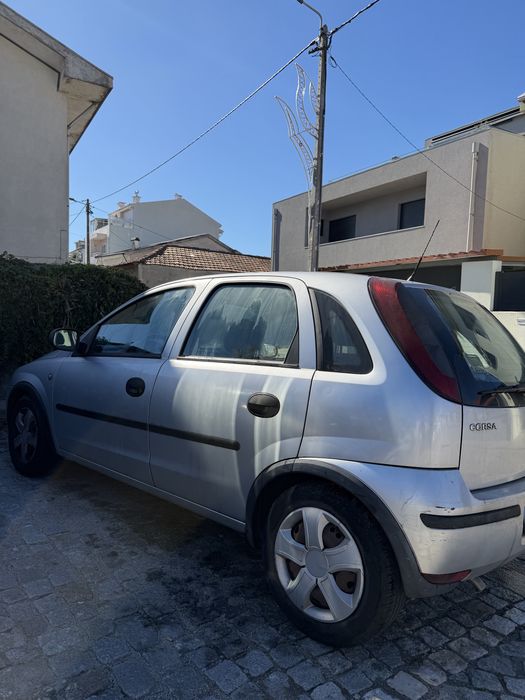 Opel Corsa Avariado