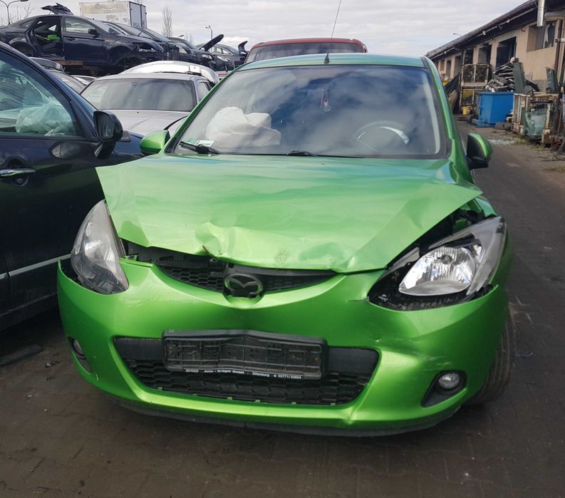 Mazda 2 / 1.3 86km / 2010r. / na części