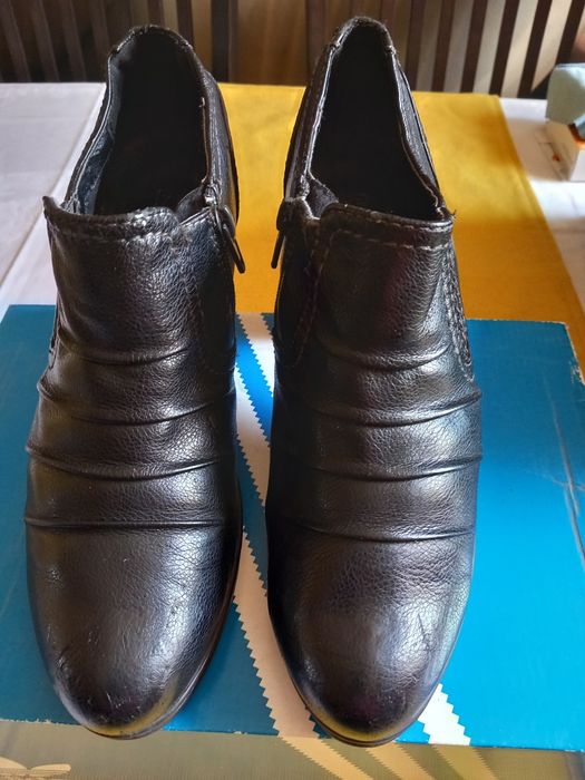 Używane  czarne botki