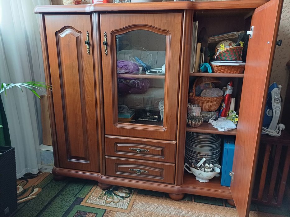 Witryna szklana niska