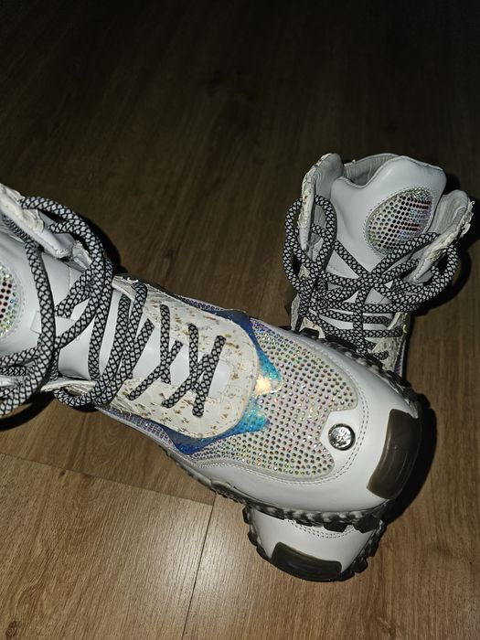 Ténis bota como novos