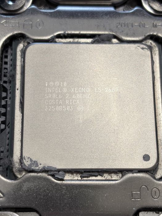 Комплект материнська плата Atermiter X79G + Intel Xeone E5-2689 + 4 плашки DDR 3 по 4 Гб