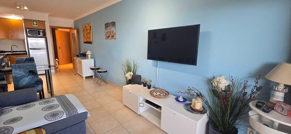 Apartamento T2+1  na Av Pedonal em frente à praia