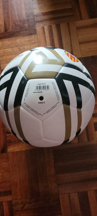 Bola De futebol (Adidas) novo