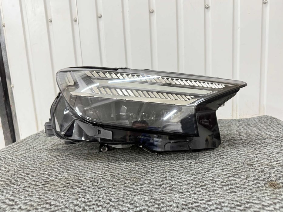 Фара права  Audi Q4 E-Tron  Matrix Led  2023 фара права Ауді Q4 E Tron Sportback