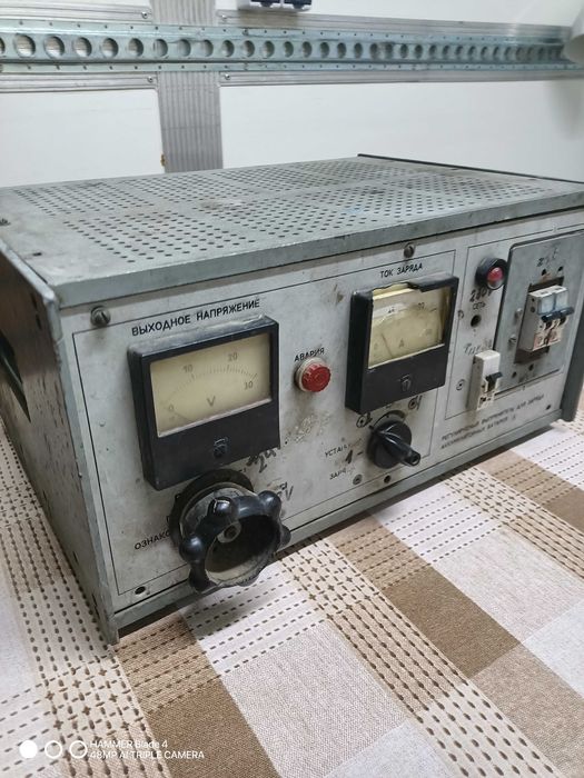 Prostownik akumulatorowy 12/24v ,duży, mocny