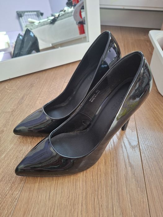 Szpilki 11cm czarne błyszczące Reserved