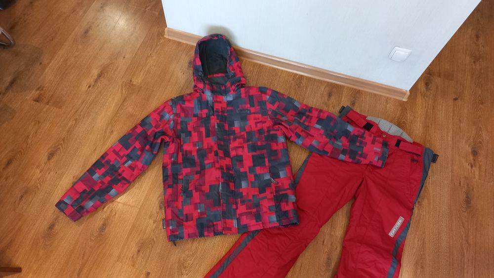 Лыжный костюм на флисе  Xl ,50р ,Mountain Warehouse на  175+см