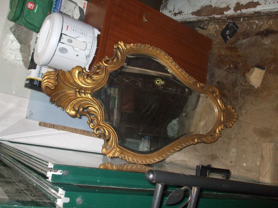 Espelho com muldura dourado velho 50x1 bom estado