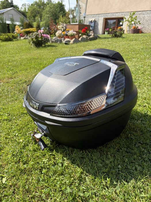 Kufer Givi B37 Blade+ stelaż Givi