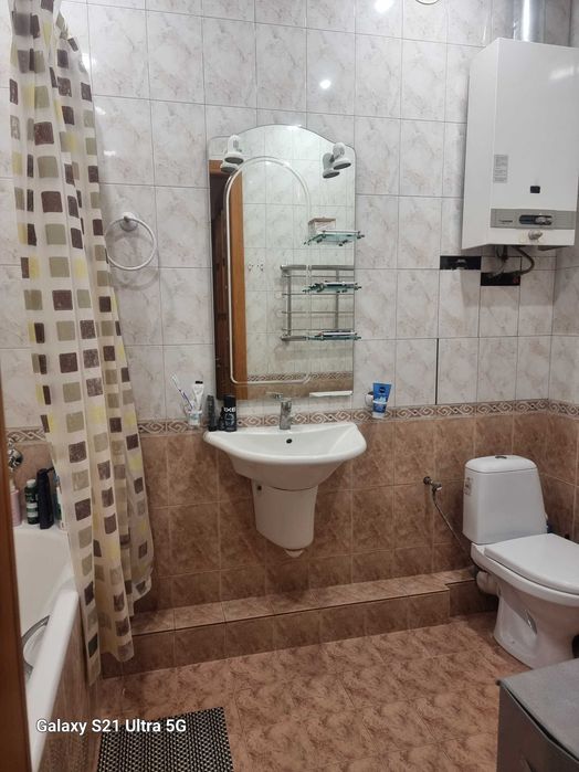 Продам 3 кв вул. Свободи ( Іванова) 12/16, до метро -4 хвилини