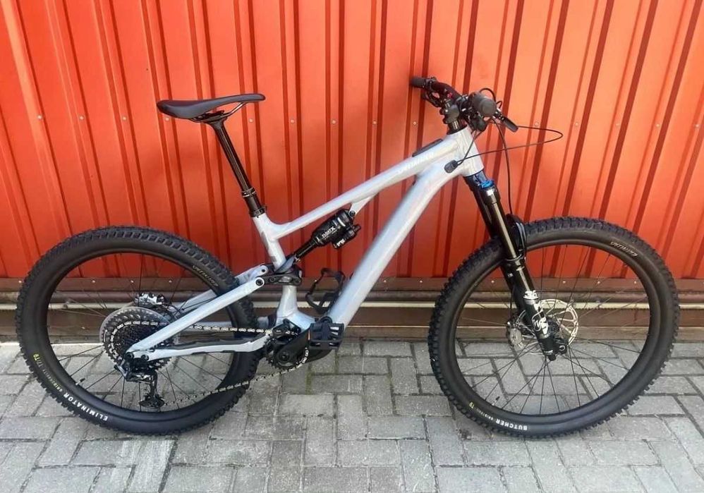 Specialized електровелосипед