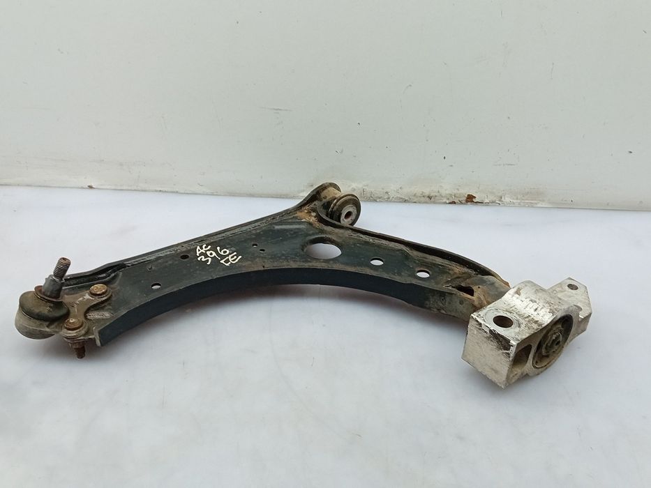 Braço de suspensão frente esquerdo AUDI A3 (8P1)