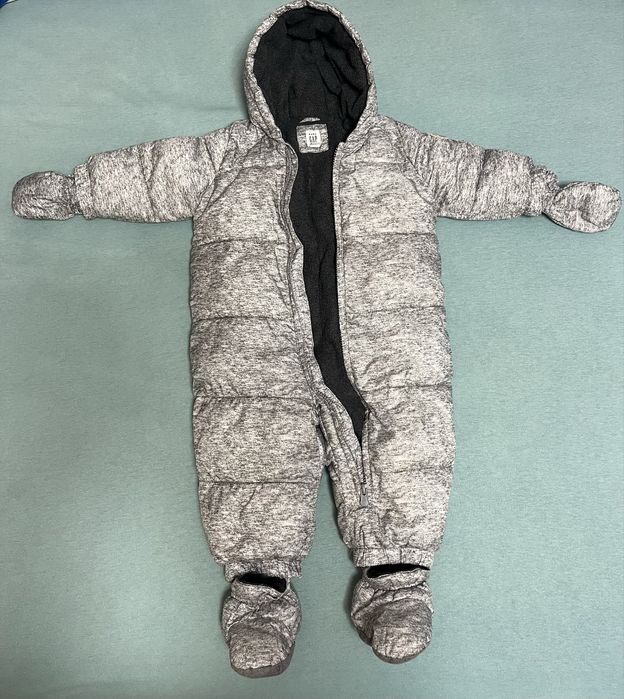 Продам комбінезон зимовий Gap 12-18