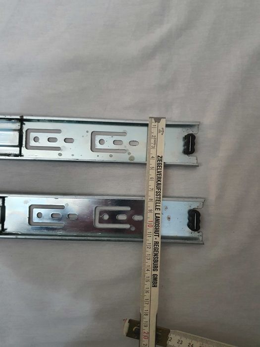 Направляющая шариковая  для мебельных полок.