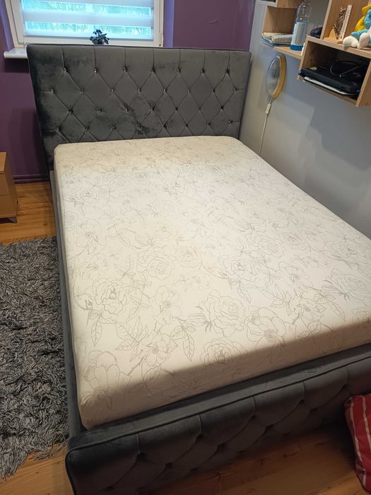 Podwójne Łóżko z Materacem