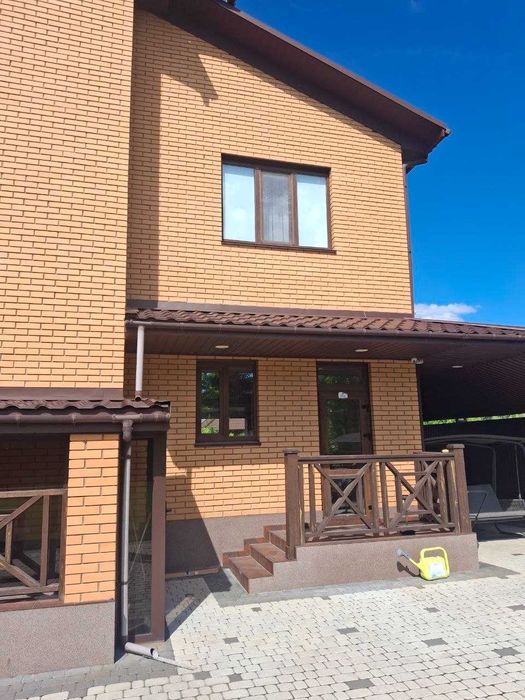 Продам 2-поверховий будинок на пров. Архітектурному 6830