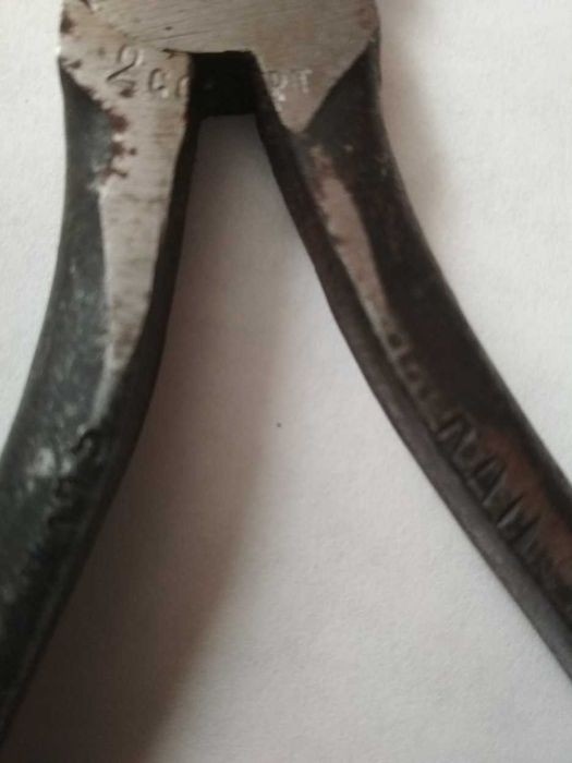 Плоскогубцы производства СССР.