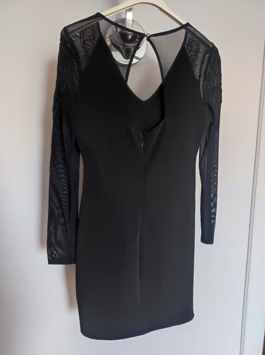 Sukienka mała czarna marki Guess r. S długi rękaw