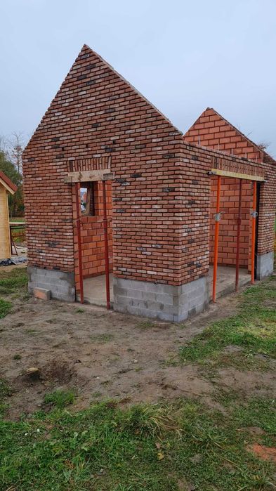 Murowanie ogrodzeń, kominów i elewacji z klinkieru cegly i kamienia