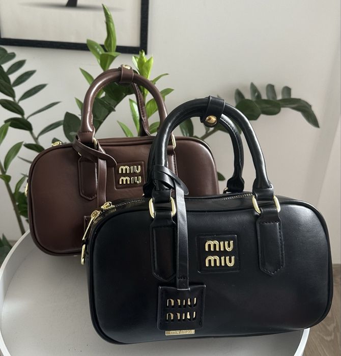 Остання в кольорі мокко сумочка міу міу