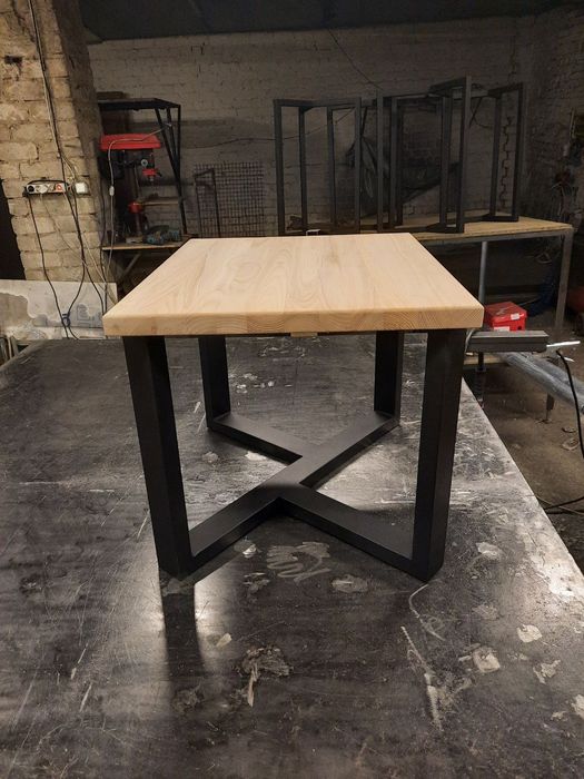 Продам журнальний столик лофт