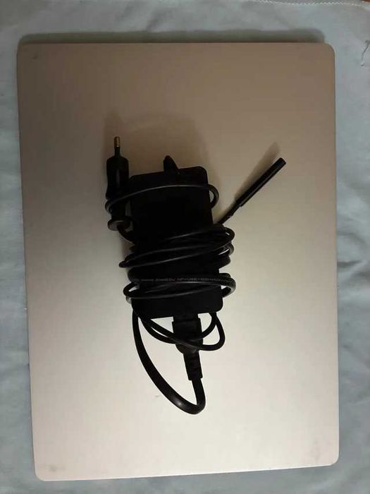 Portátil Microsoft surface Laptop Estudantes Universidade