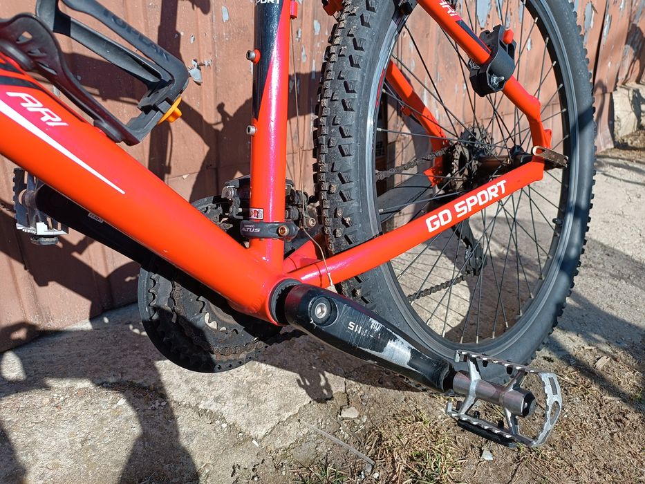 Czerwony rower górski Scrapper