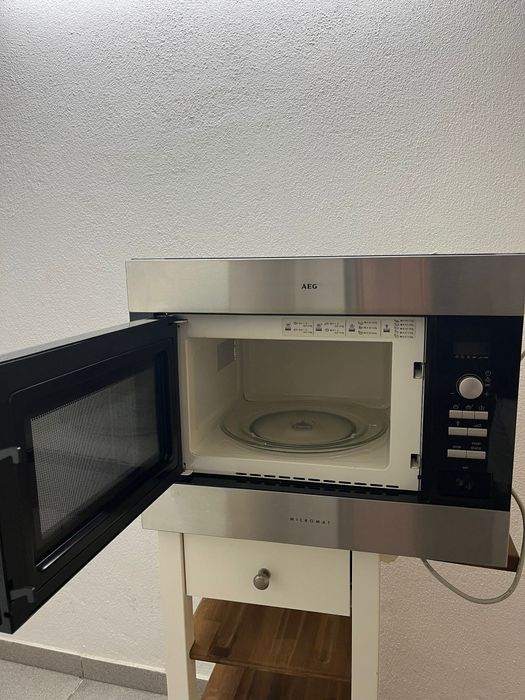 Microndas digital de encastrar AEG