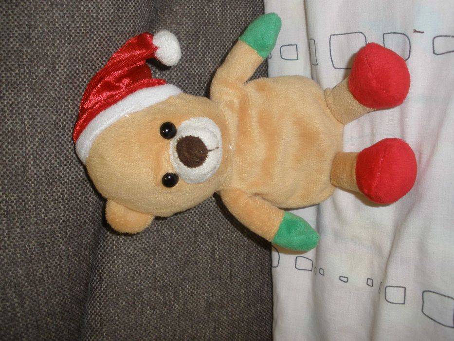 Новогодний Плюшевый медвежонок в шапочке