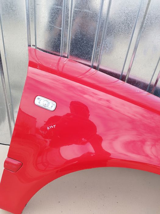 blotnik prawy przod audi a4 b7 cabriolet lata 2004-2008 czerwony