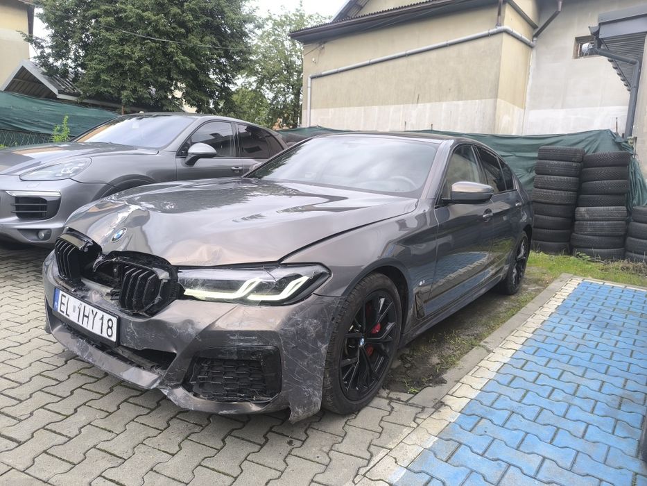 BMW g30 lift 530i xDrive M pakiet salon PL el.hak kamery 360 masaże aktywny tempomat Harman Kardon FV 23%