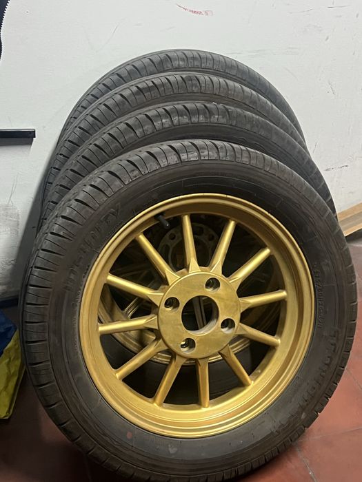 Pneus calhambaque 6R16