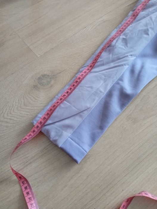 Dwie kurtki zestaw dla bliźniacze 140 wiosna jesień z kapturem