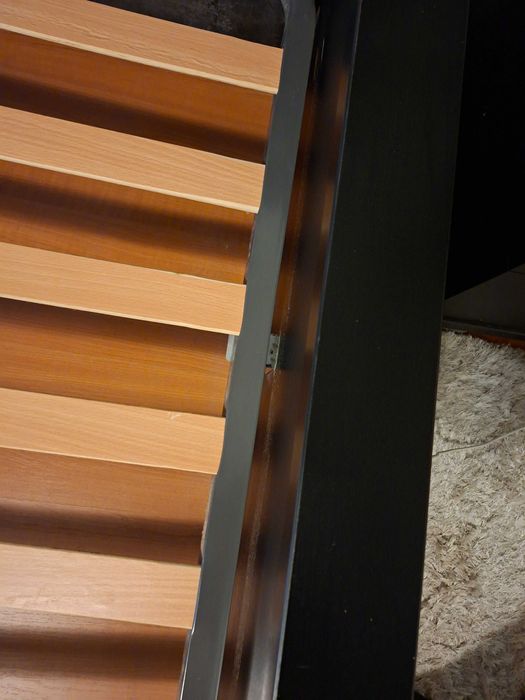 Vende-se cama casal 2,00m x 1,60m com estrado (madeira preta)