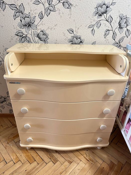 Пеленальний комод