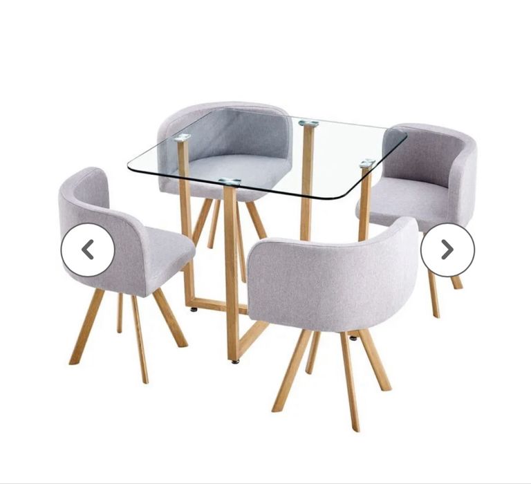 Mesa de vidro com 4 cadeiras