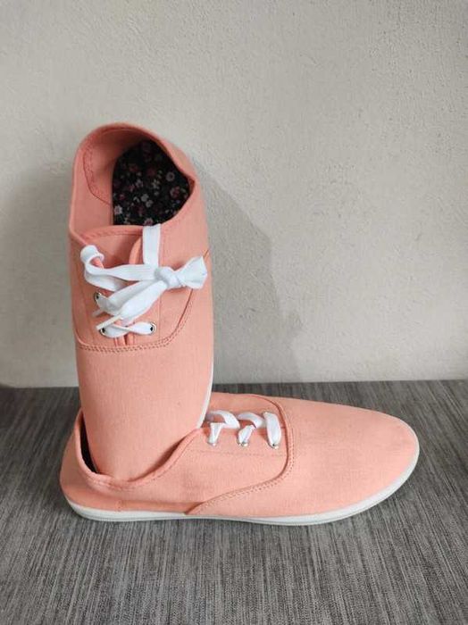 Buty trampki nowe rozmiar 42 cena 30 zł