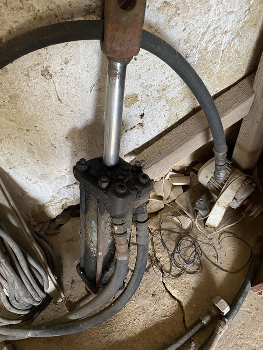 Продам трактор юмз